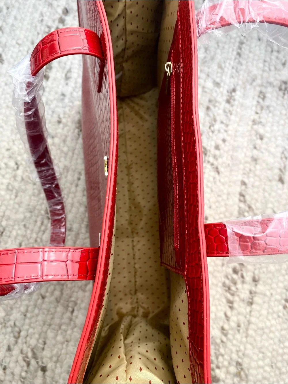 Vanessa Williams NWT Eden Red Patent Croc Tote Bag